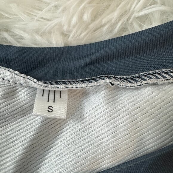 NWT 1989 Taylor's Version Sweatshirt Size S - Picture 3 of 4